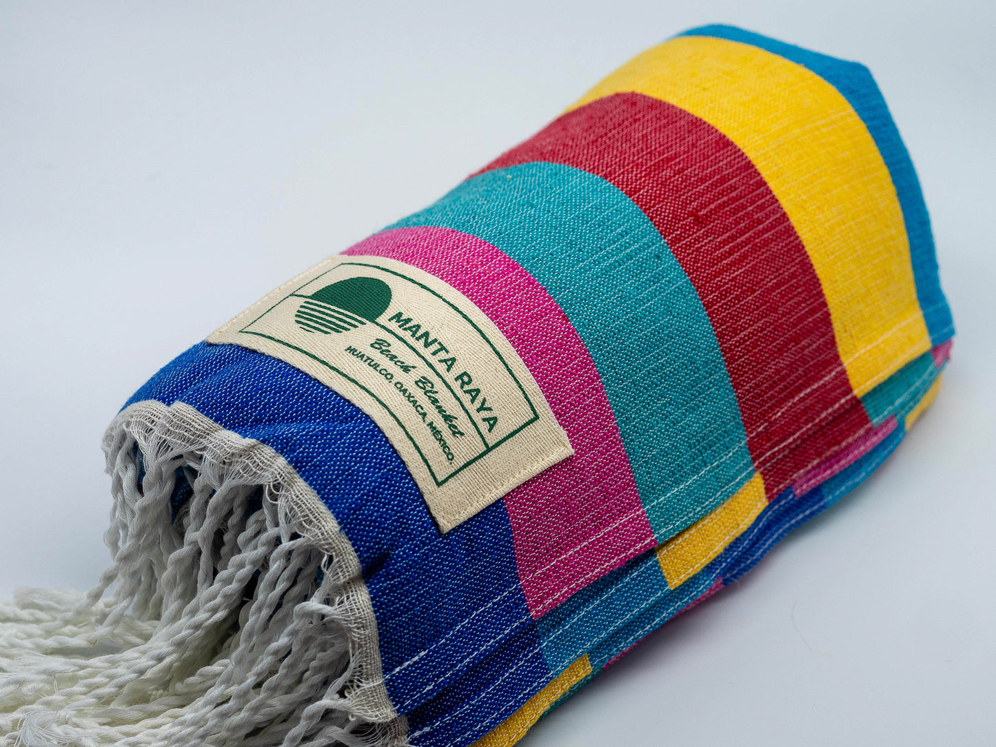 Azul rey, rosa mexicano, verde esmeralda, rojo, amarillo, azul turquesa