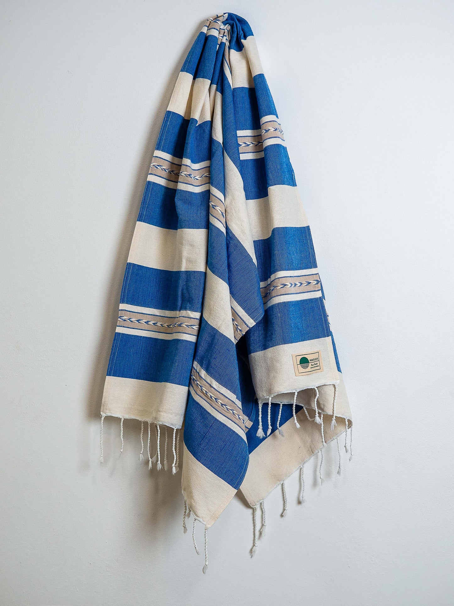 Crudo, Azul Rey, Camello