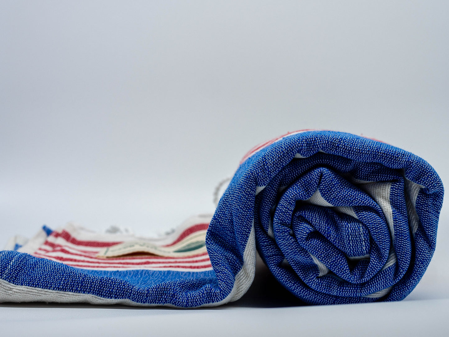 Azul Rey, Crudo, Rojo