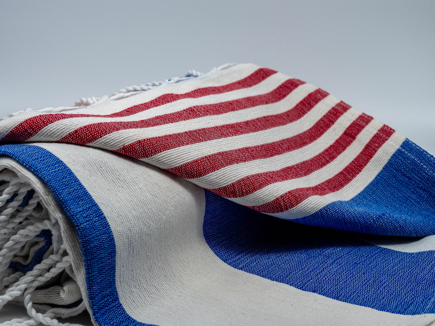 Azul Rey, Crudo, Rojo