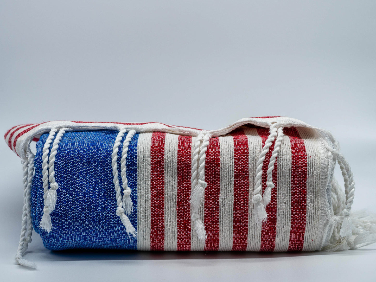 Azul Rey, Crudo, Rojo