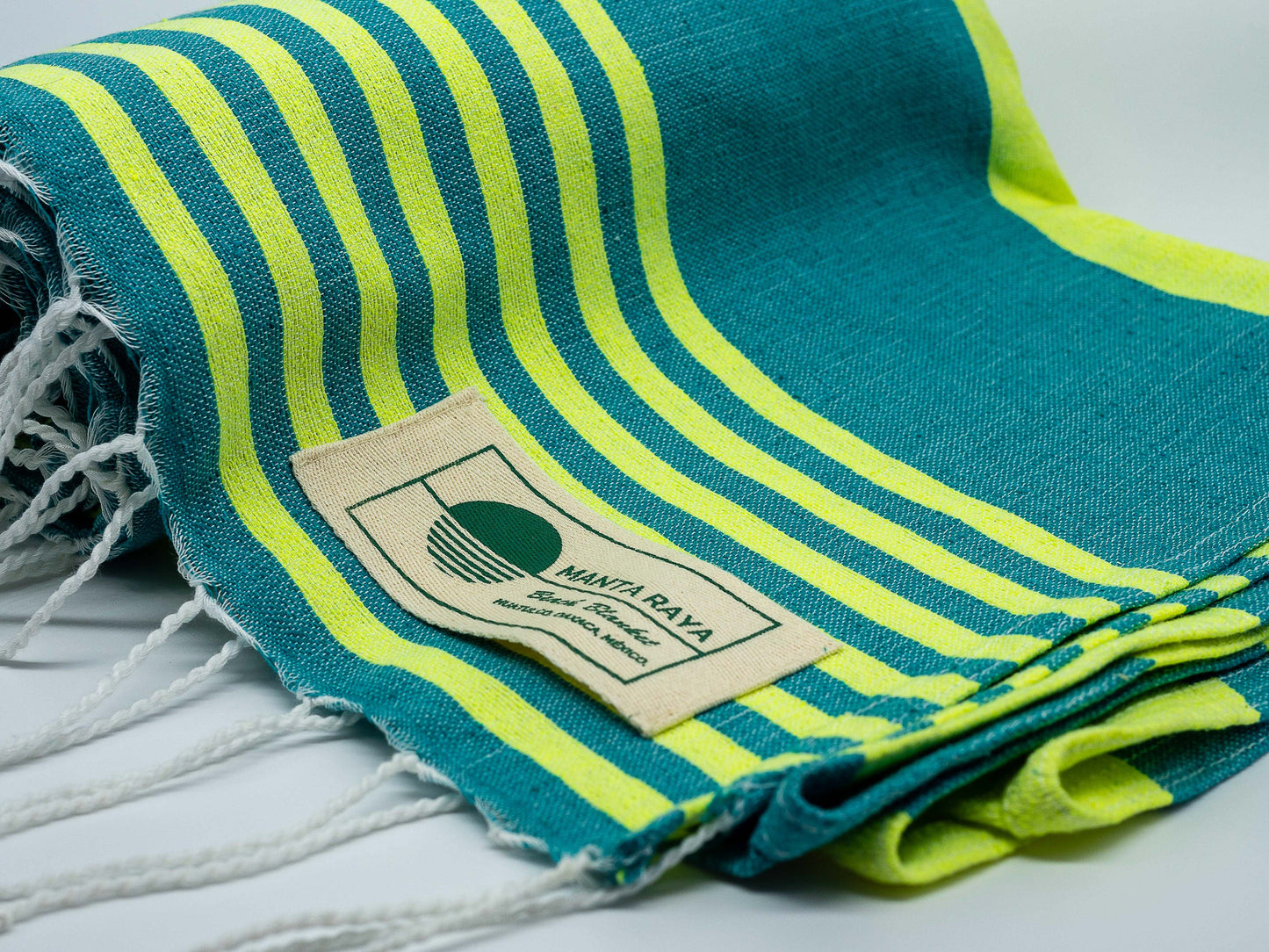 Amarillo Neón, Verde Esmeralda