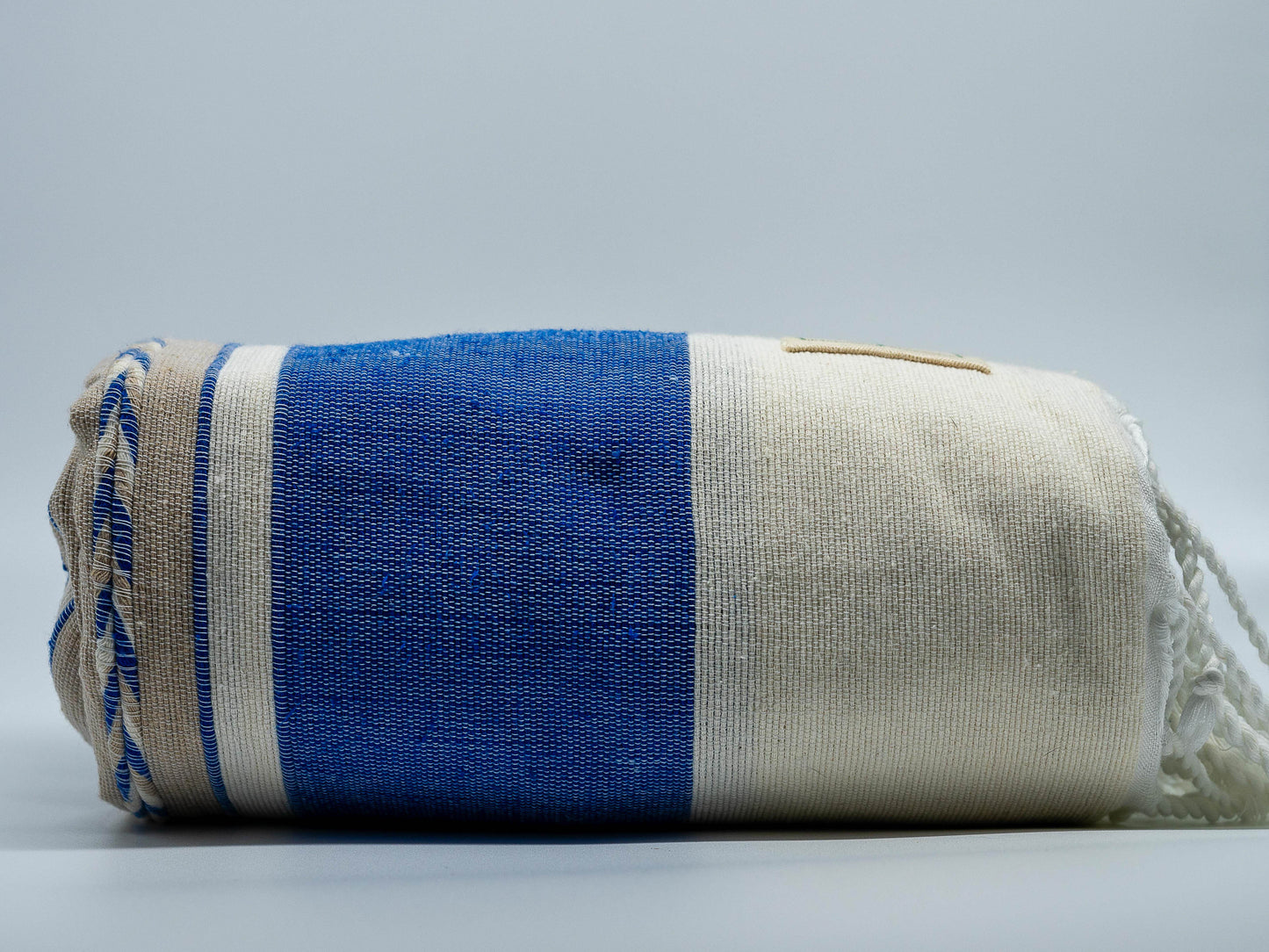 Crudo, Azul Rey, Camello