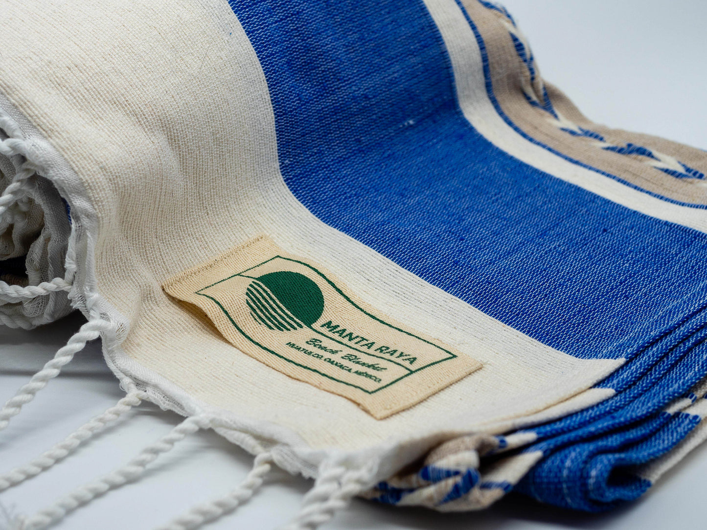 Crudo, Azul Rey, Camello