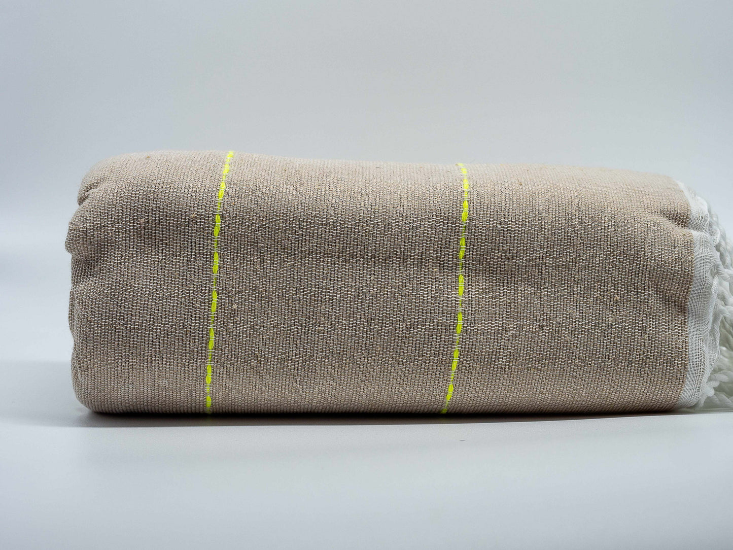 Camello, Amarillo Neón