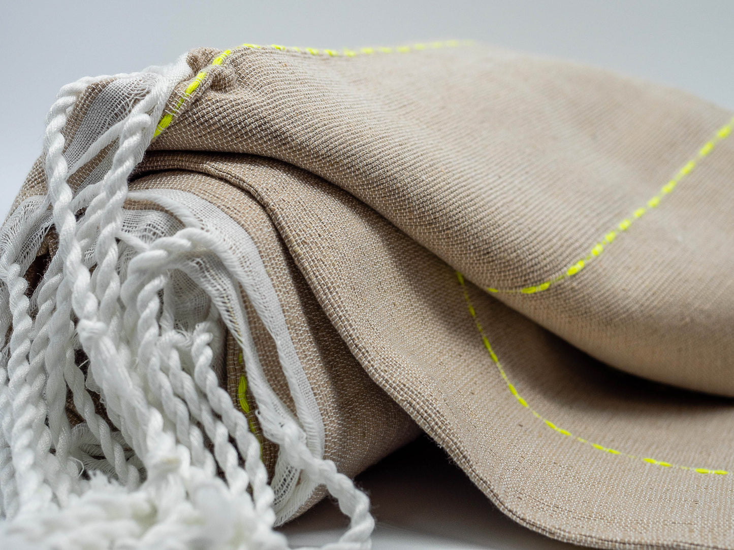 Camello, Amarillo Neón