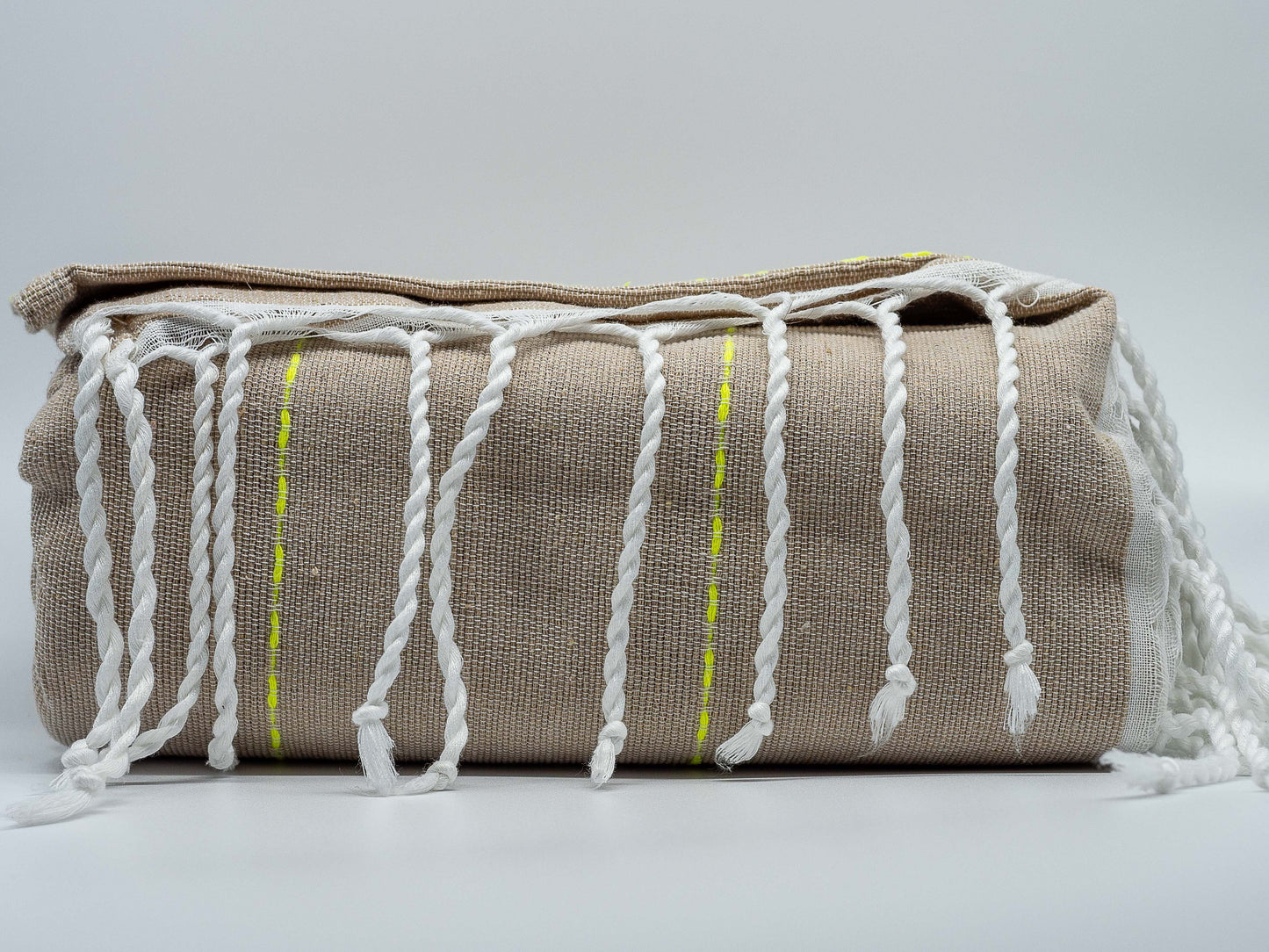 Camello, Amarillo Neón